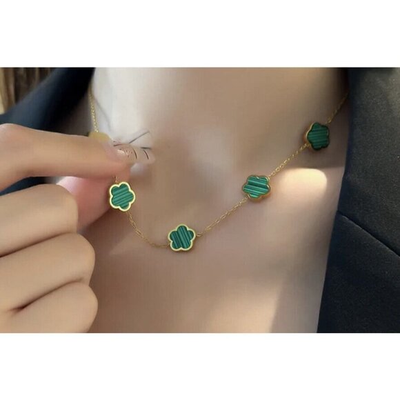 Gold Plated Clover GREEN Necklace 5 Petals Unisex Womens Mens - Picture 5 of 7